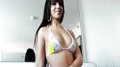 رزی خانوم با کیر  کلفت سیاه کرده میشه